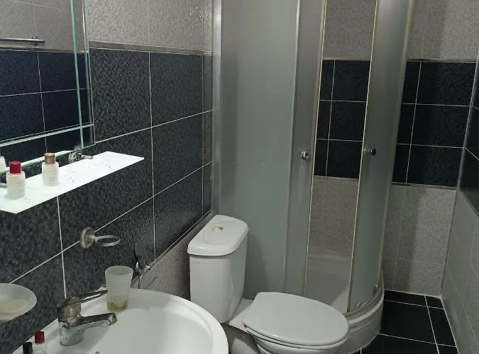 Grand Clover فندق