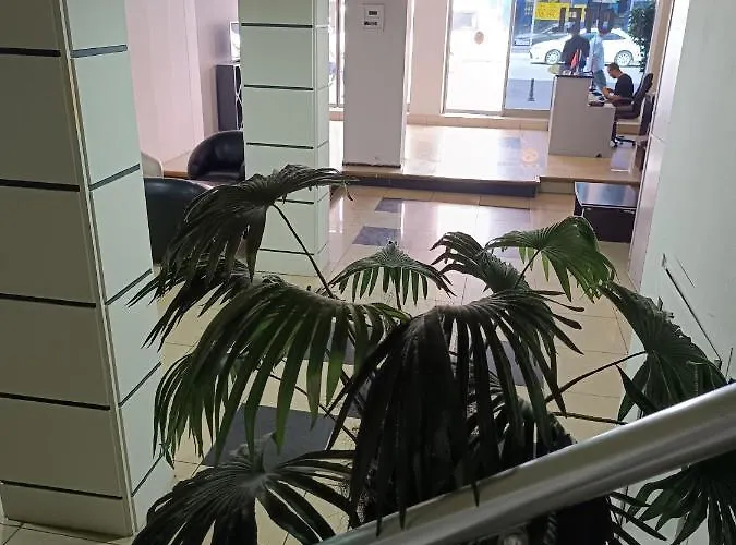 Grand Clover فندق